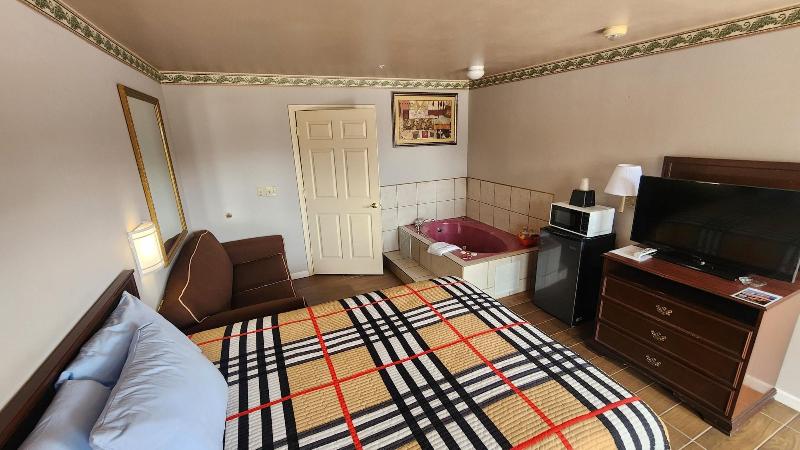Benbrook Inn & Suites image