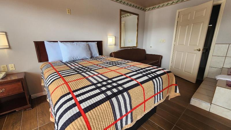 Benbrook Inn & Suites image