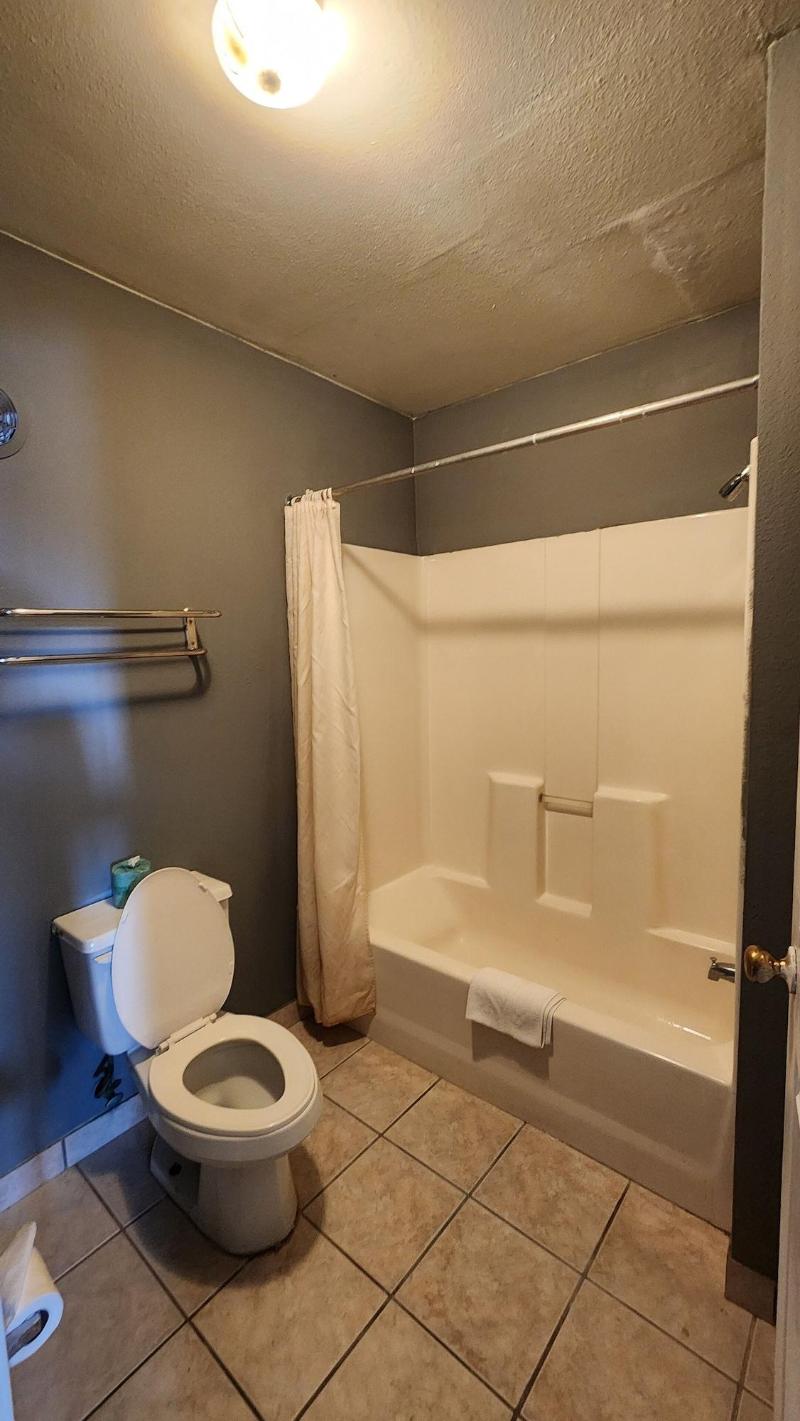 Benbrook Inn & Suites image