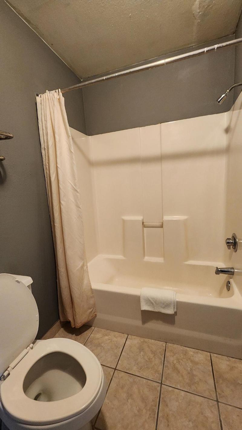 Benbrook Inn & Suites image
