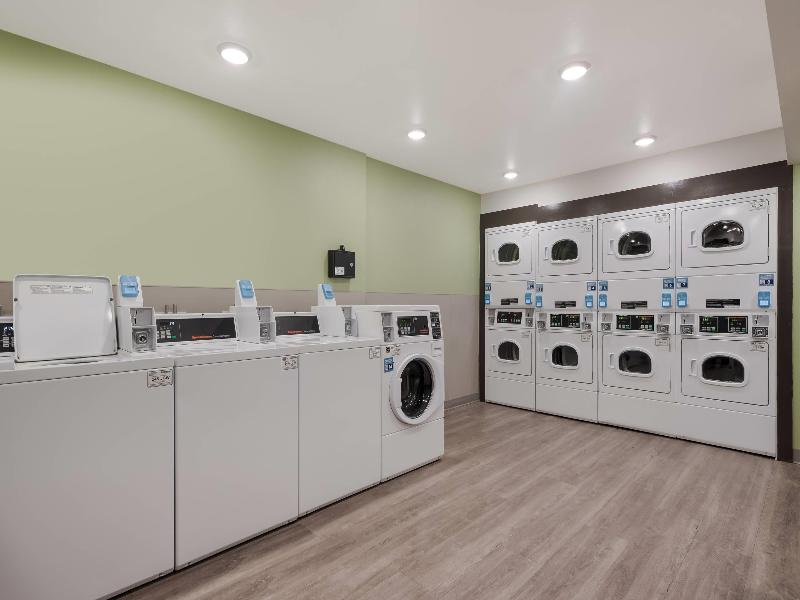 Woodspring Suites Phoenix-deer Valley image