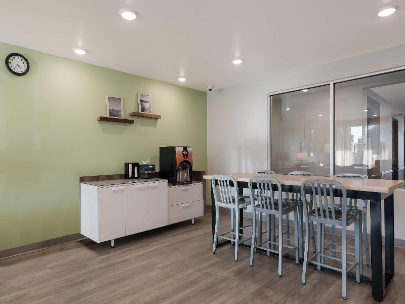 Woodspring Suites Phoenix-deer Valley image
