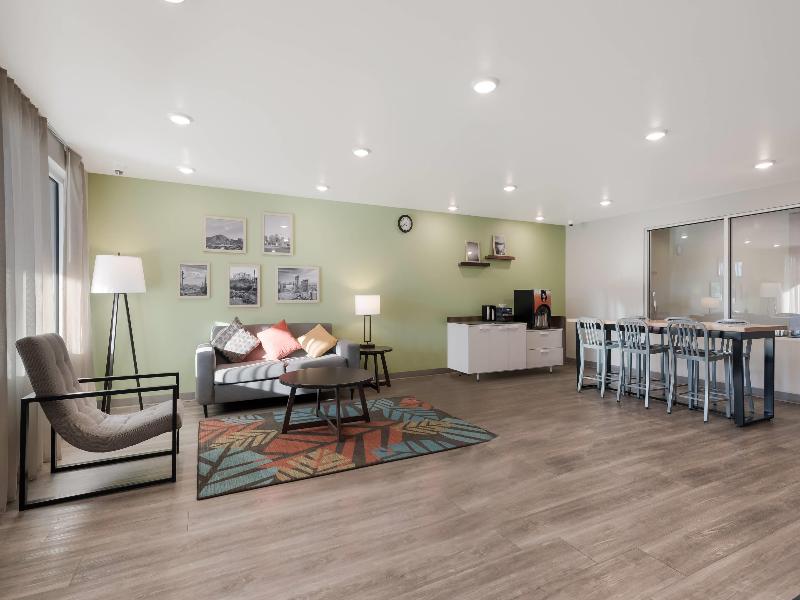 Woodspring Suites Phoenix-deer Valley image
