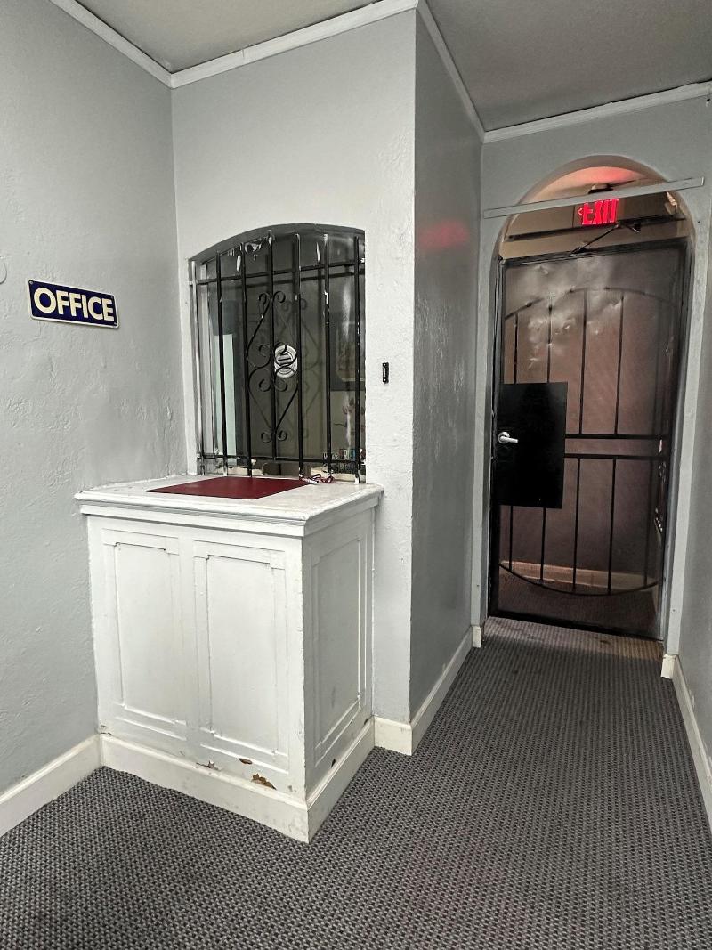 Unity Hotel - No Parking & Rooms Are Upstairs image