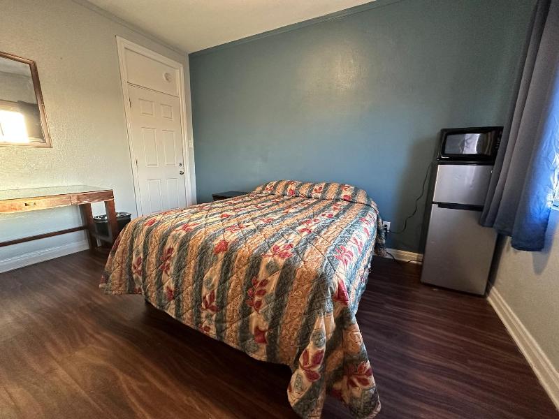 Unity Hotel - No Parking & Rooms Are Upstairs image