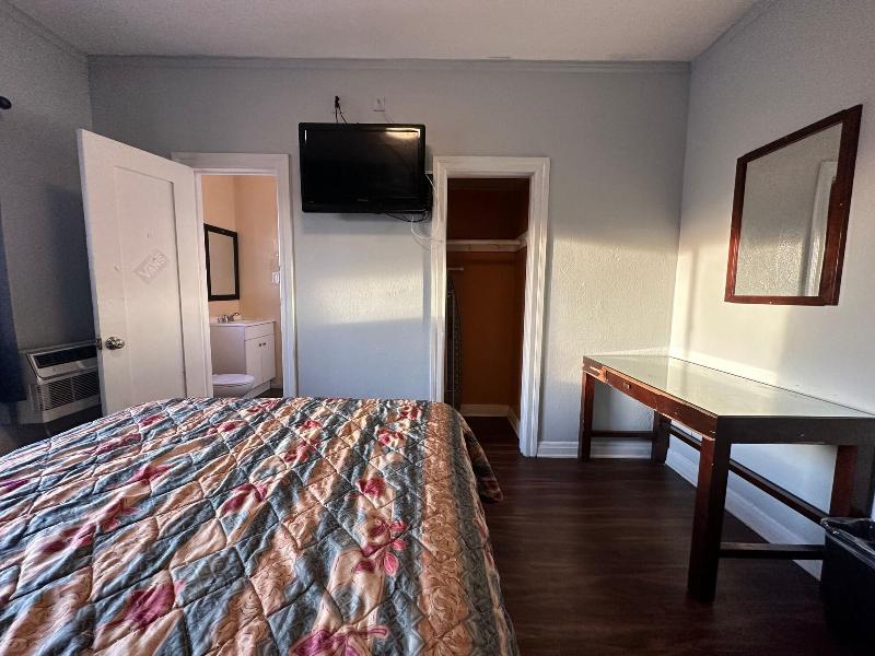 Unity Hotel - No Parking & Rooms Are Upstairs image