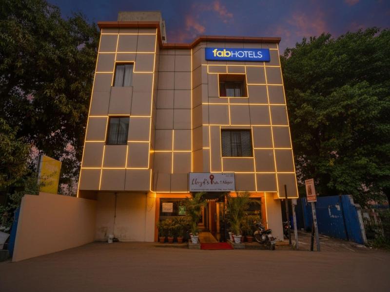 Fabexpress Lloyds Inn image