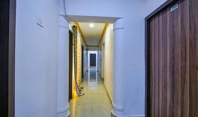 Fabexpress Lloyds Inn image