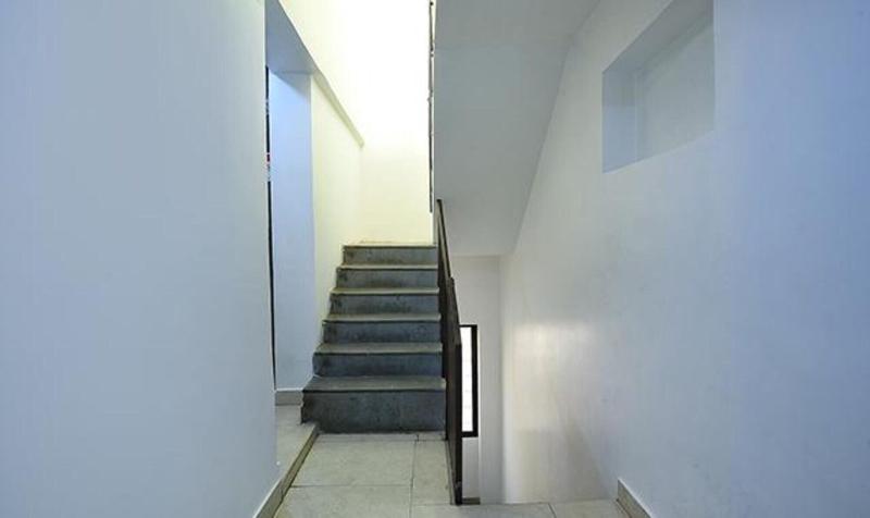 Fabexpress Lloyds Inn image