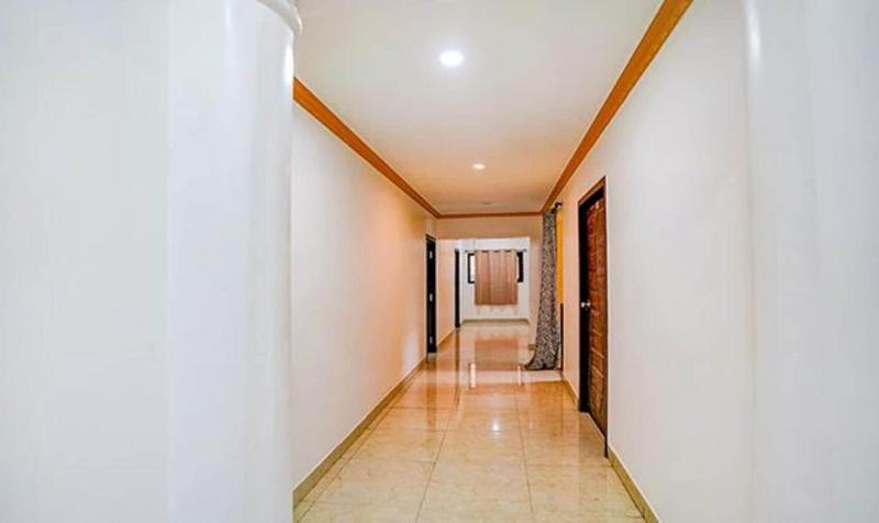 Fabexpress Lloyds Inn image