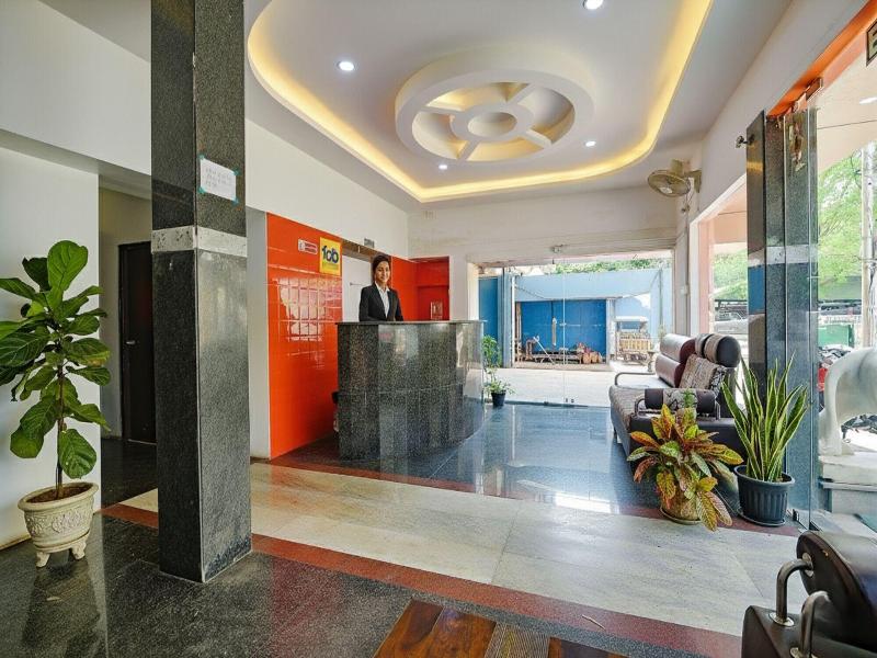 Fabexpress Lloyds Inn image
