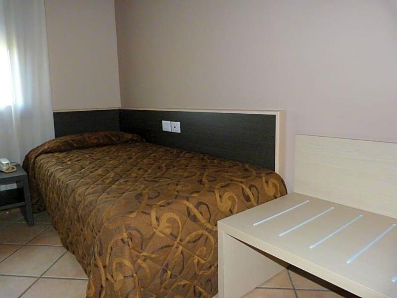 Hotel Eden image