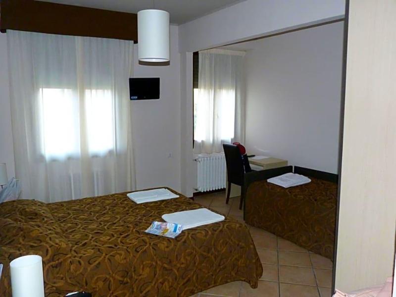 Hotel Eden image