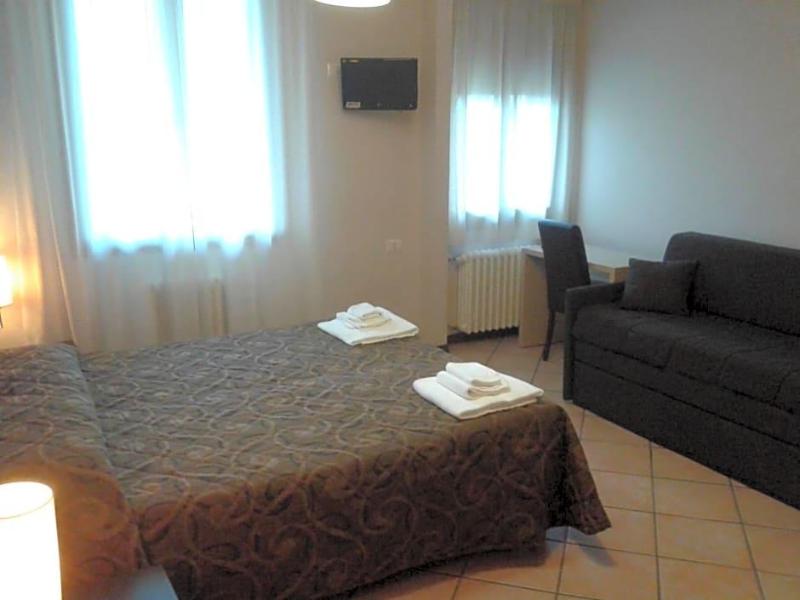 Hotel Eden image