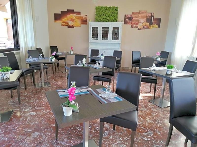 Hotel Eden image