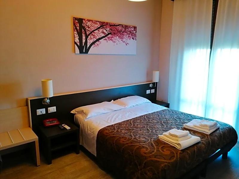 Hotel Eden image