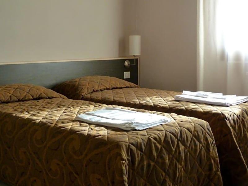 Hotel Eden image