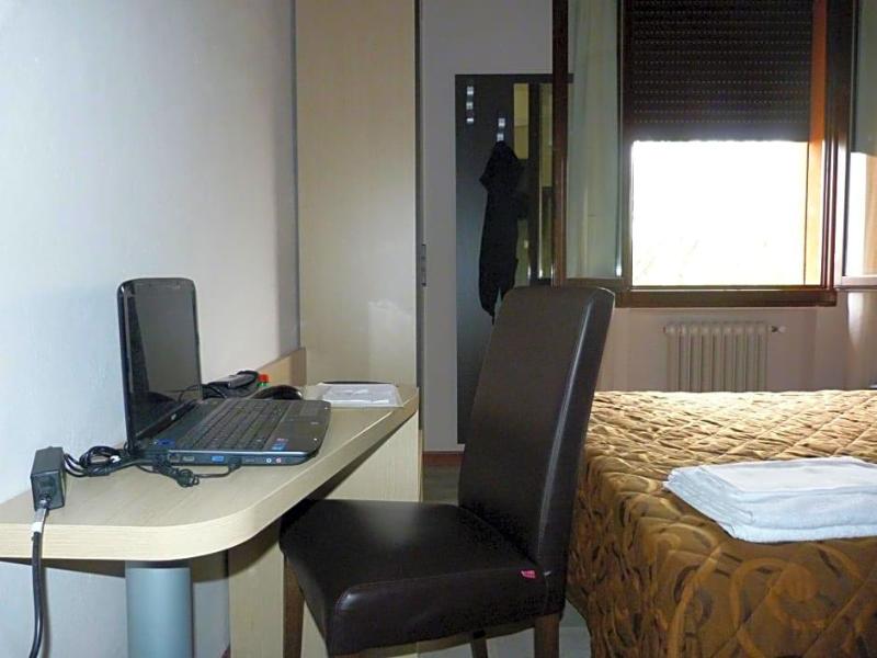 Hotel Eden image