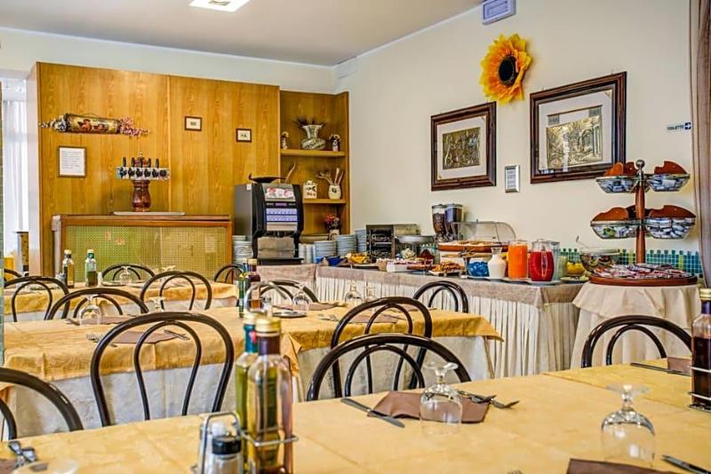 Hotel Tiziana image