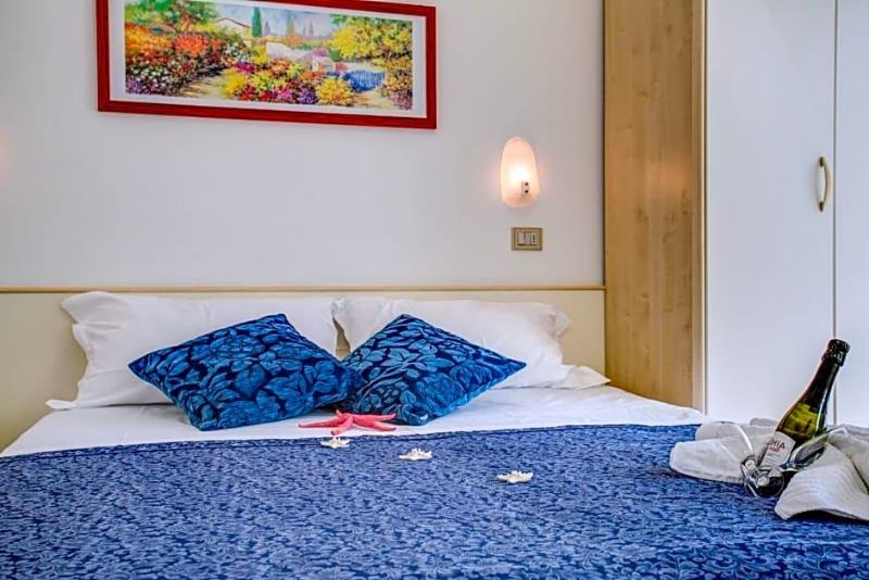 Hotel Tiziana image