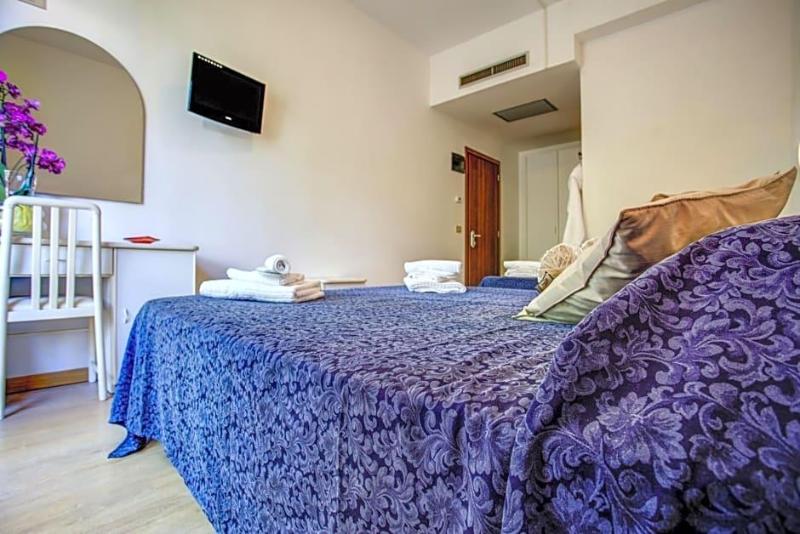 Hotel Tiziana image