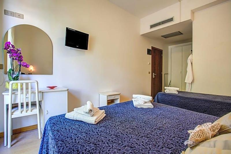 Hotel Tiziana image
