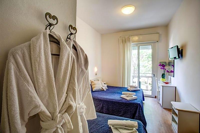 Hotel Tiziana image