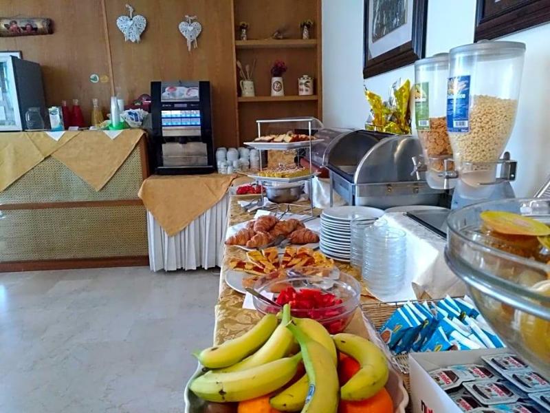 Hotel Tiziana image