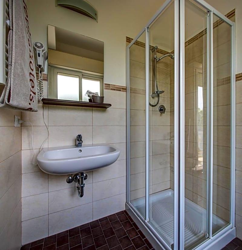Hotel Tiziana image