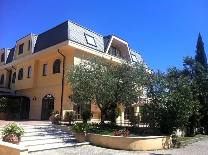 Hotel Del Sole — exterior view