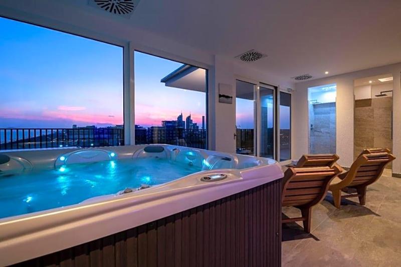 Hotel Mondial image