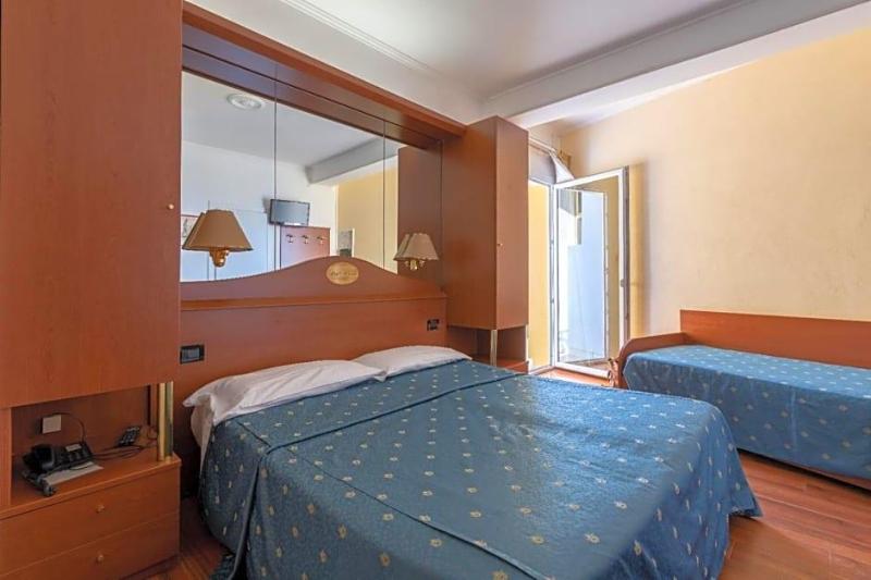 Hotel Mondial image