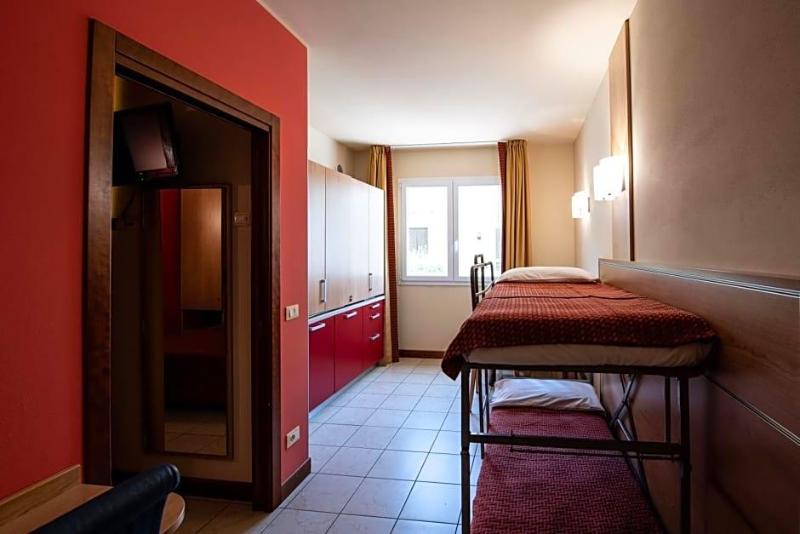 Hotel Mondial image