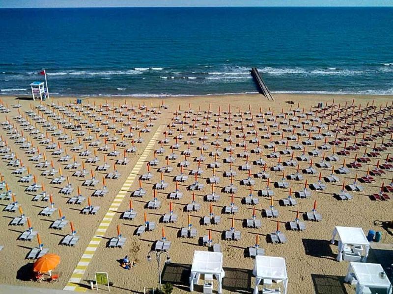 Hotel Mondial image