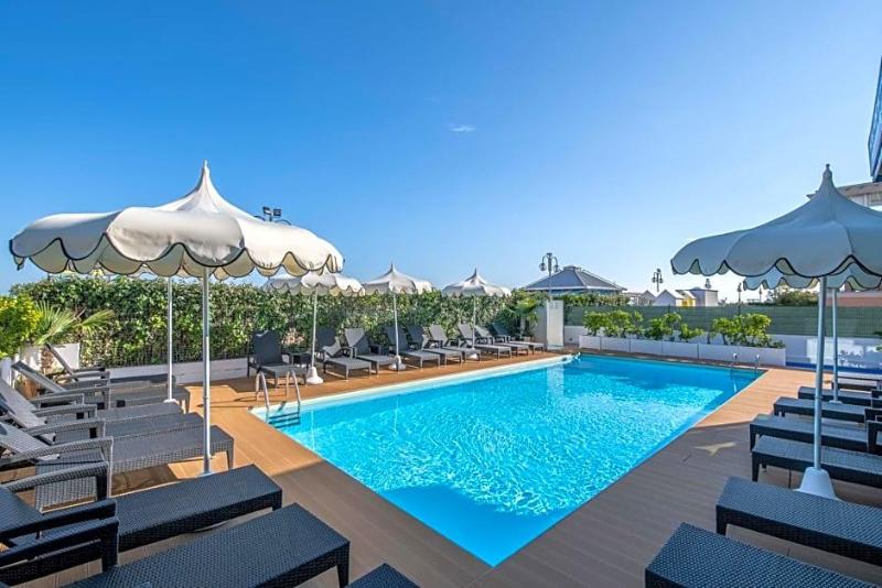 Hotel Mondial image