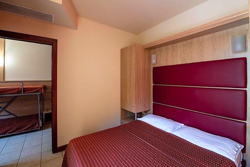 Hotel Mondial image