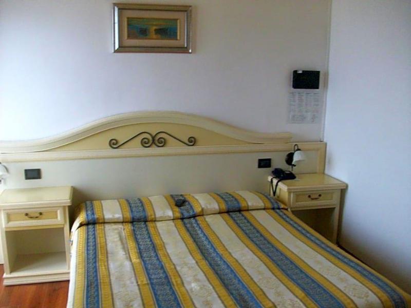 Hotel Mondial image