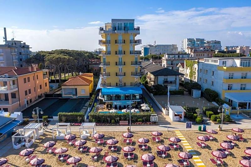 Hotel Mondial image
