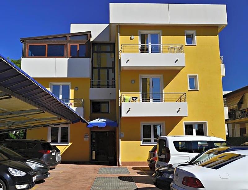 Hotel Mondial image