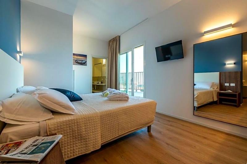 Hotel Mondial image