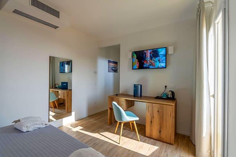 Hotel Mondial image