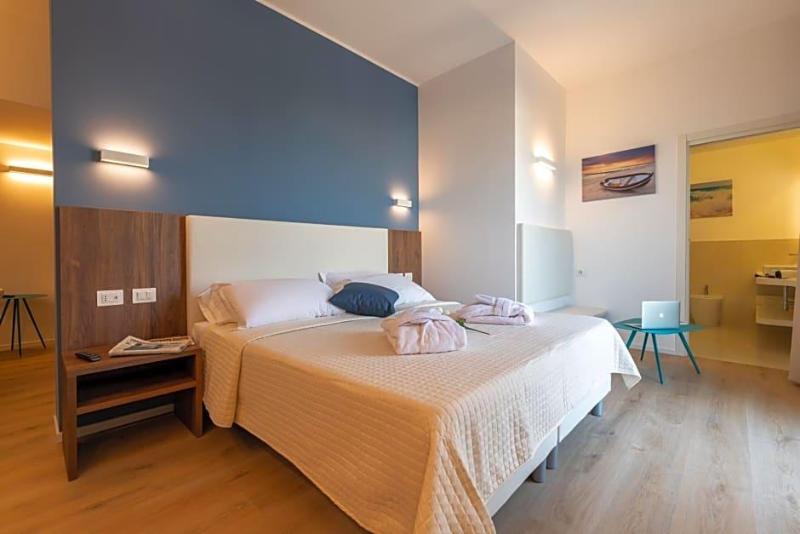 Hotel Mondial image
