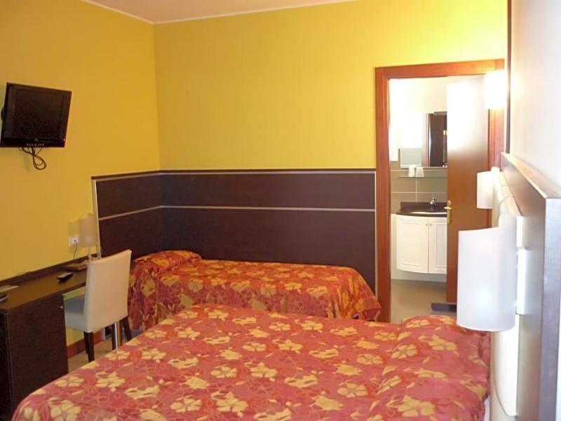 Hotel Mondial image