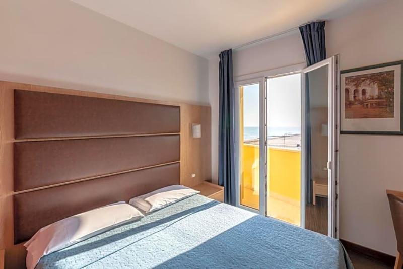 Hotel Mondial image