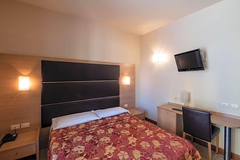 Hotel Mondial image