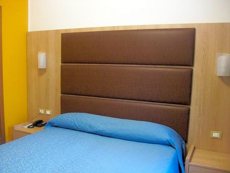 Hotel Mondial image