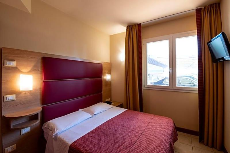 Hotel Mondial image