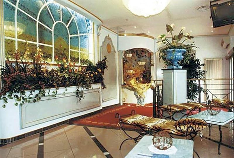 Hotel La Bussola image