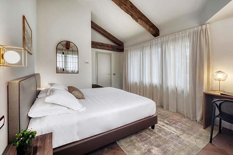 Porta Altinia Suites image