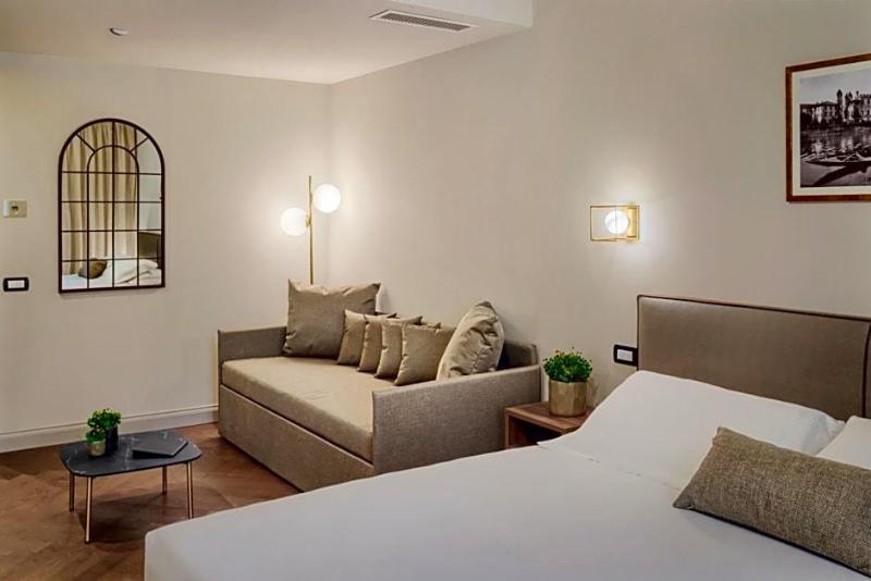Porta Altinia Suites image